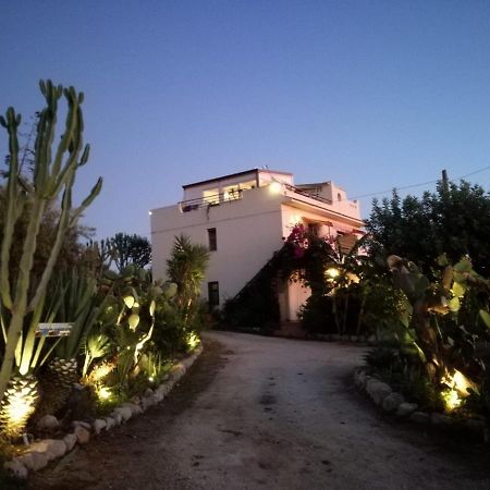 Surra Mediterranean Apartments Scicli Bagian luar foto