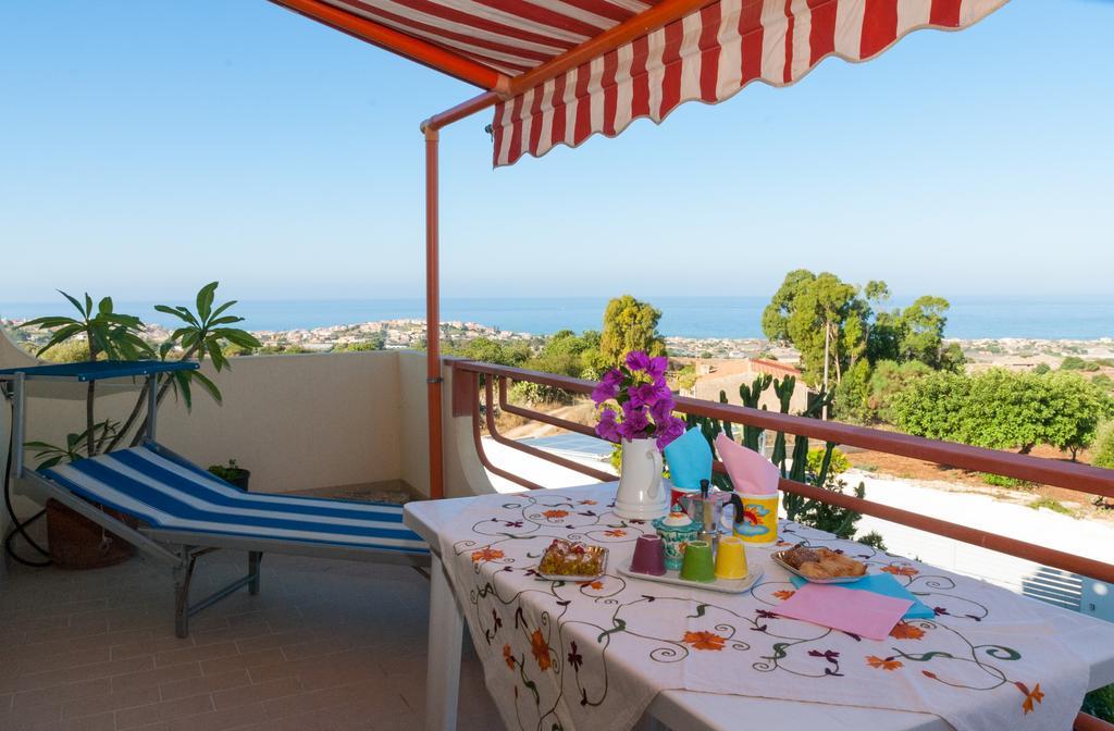 Surra Mediterranean Apartments Scicli Ruang foto