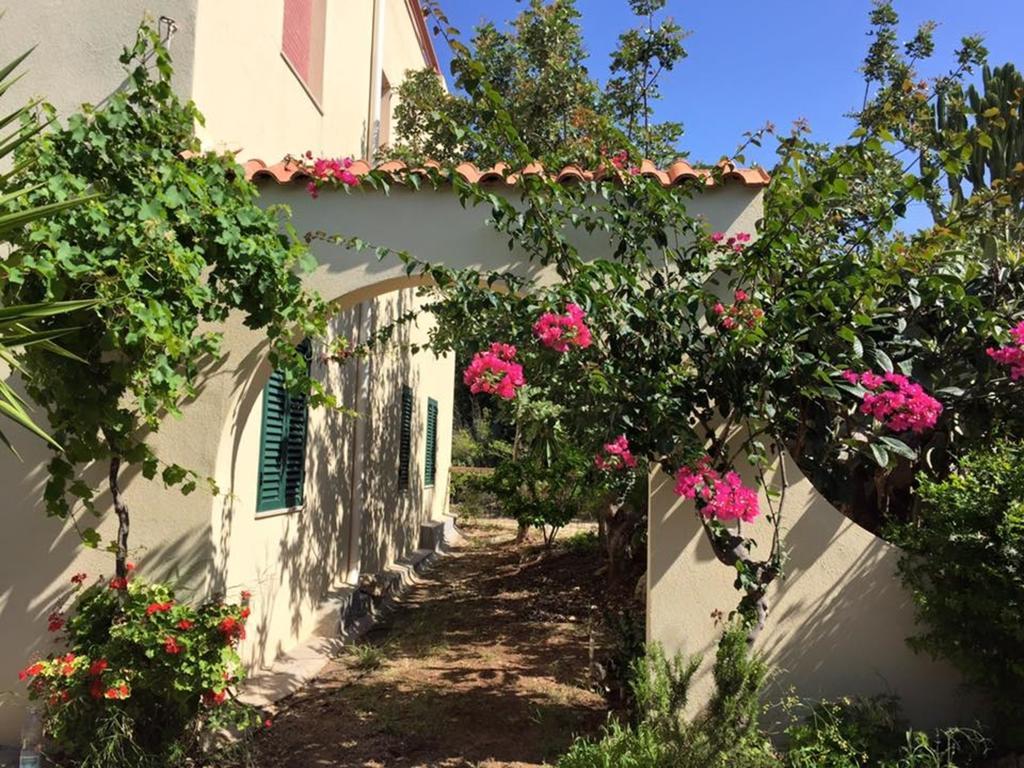 Surra Mediterranean Apartments Scicli Bagian luar foto