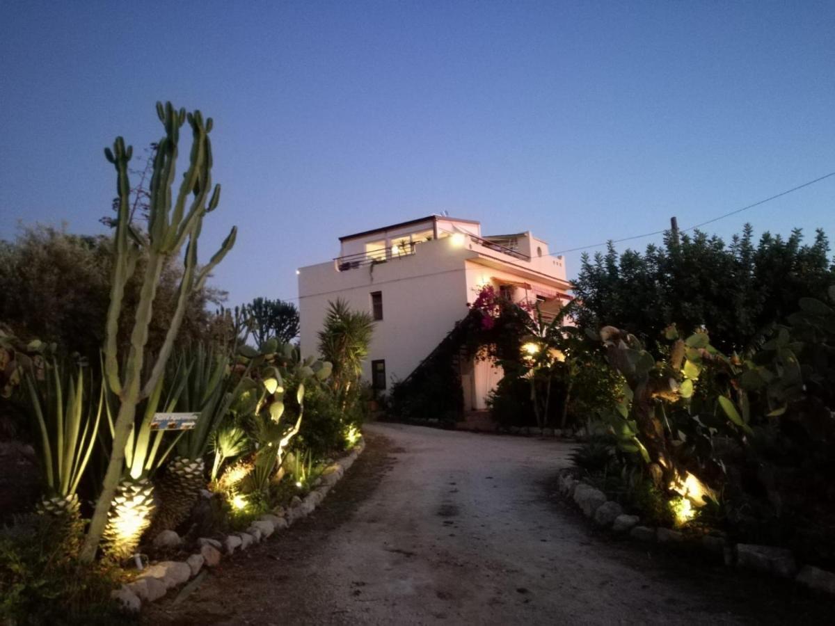 Surra Mediterranean Apartments Scicli Bagian luar foto